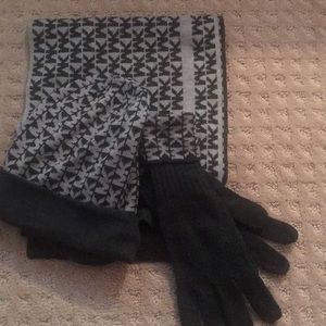 Michael Kors set of gloves,hat, and scarf